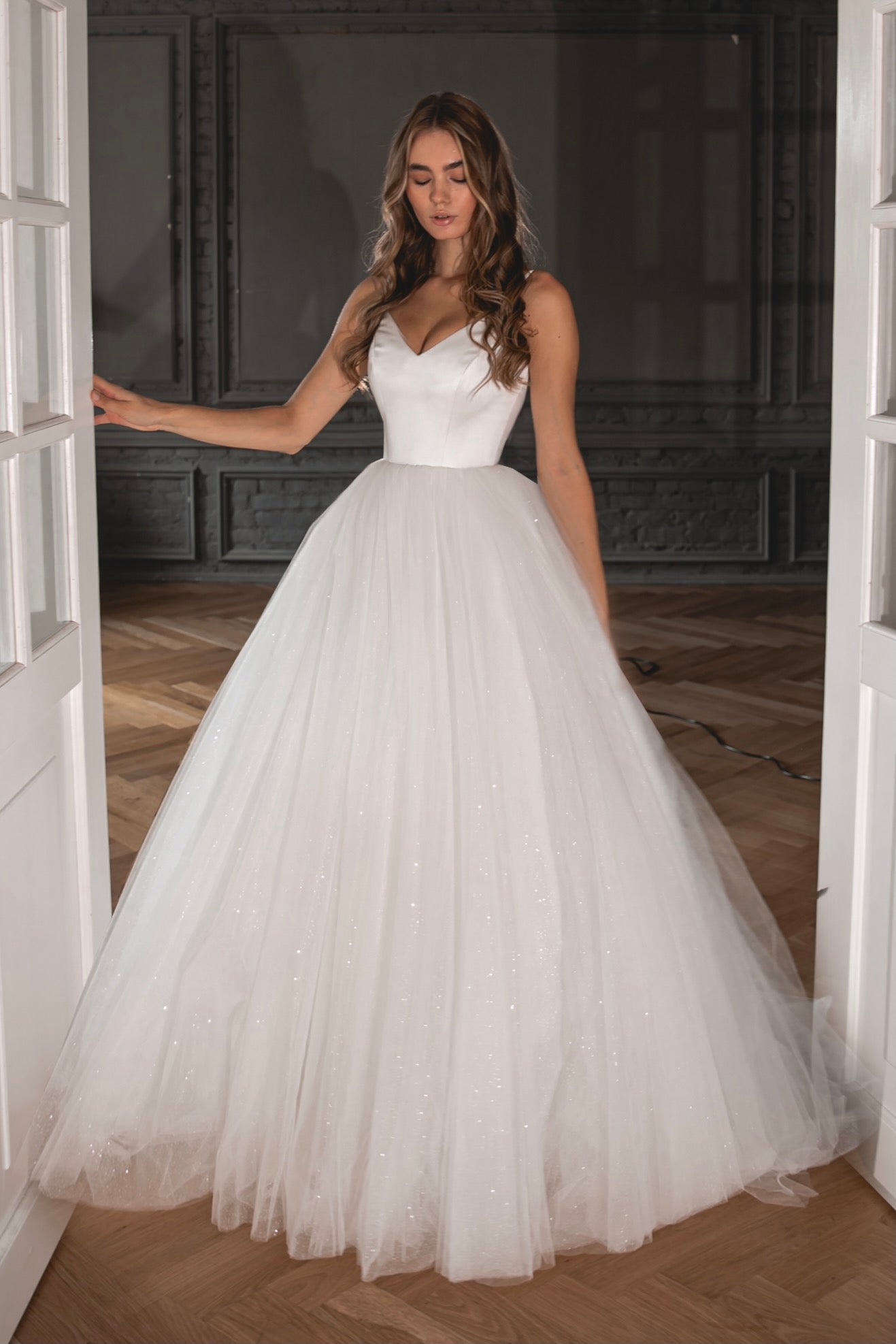 Tulle Ball Gown Wedding Dress With Sweetheart Neckline And Spaghetti Straps  | Kleinfeld Bridal